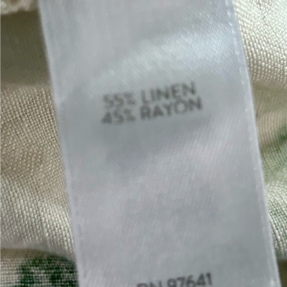 Woman’s Tropical Leaf Print Wide Leg Capri Pants from J.Jill. M Petite - Picture 3 of 4